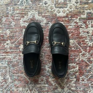 Raye - Black leather loafer w/ gold horsebit